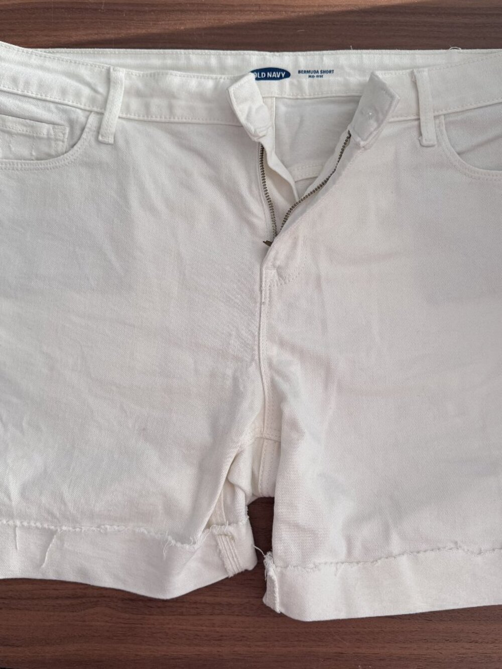 Old Navy Bermuda Denim Shorts – White | Size 14 - MF0354